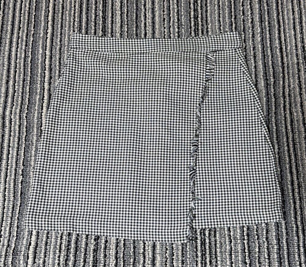 Pull and Bear Houndstooth Mini Skirt Sz Medium